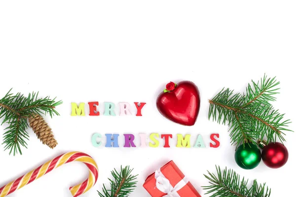 Kerstmis achtergrond met merry christmas inscriptie geïsoleerd op een witte achtergrond met kopie ruimte voor uw tekst — Stockfoto