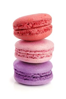 Beyaz arka plan closeup izole üç macaroons