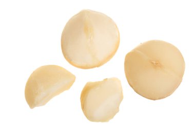 Kabuklu fıstık beyaz arka plan üzerinde izole. Üstten görünüm. Düz yatıyordu desen