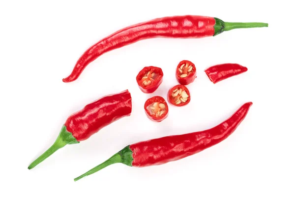 Peperoncino rosso tagliato a fette isolato su fondo bianco. Vista dall'alto. Modello di posa piatta — Foto Stock