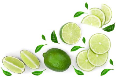 izole kopya alanı metniniz için beyaz zemin üzerine dilimlenmiş limon... Üstten görünüm. Düz yatıyordu desen