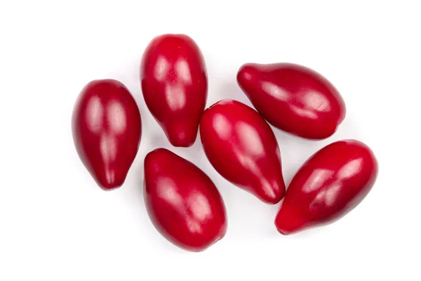 Красные ягоды из кукурузы или собачьей древесины выделены на белом фоне. Вид сверху. Плоский лежал — стоковое фото
