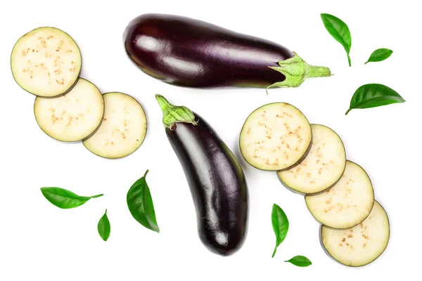 Aubergine eller aubergine isolerad på vit bakgrund med kopia utrymme för din text. Ovanifrån. Lägenheten låg mönster — Stockfoto