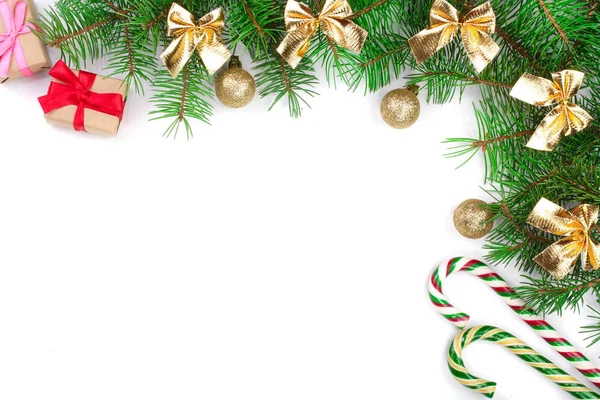 Χριστουγεννιάτικο φόντο απομονωθεί σε λευκό με αντίγραφο χώρου για το κείμενό σας. Το Top view. — Φωτογραφία Αρχείου