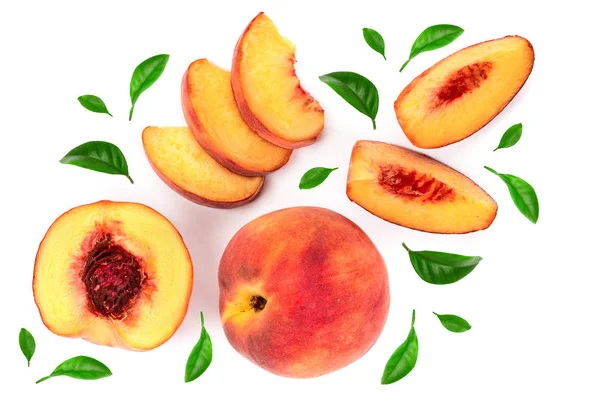 Ripe peaches with leaves isolated on white background. Top view. Flat lay pattern — Stock Photo, Image