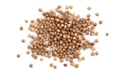 Beyaz arka plan üzerinde üstten görünüm izole kişniş tohumu