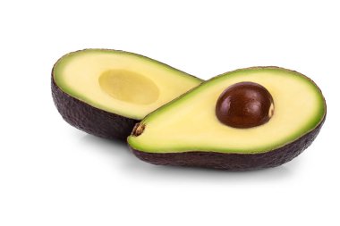 Avokado yarısını beyaz arka plan üzerinde izole kapatmak