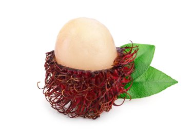 Rambutan beyaz arka plan üzerinde izole yaprakları ile. Tropikal meyve. Nephelium lappaceum