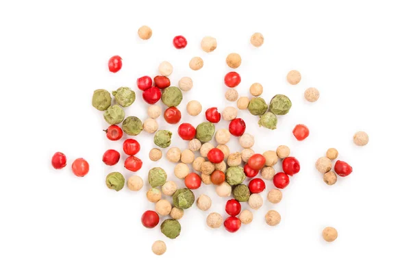 Gemengd peppercorn rode witte en groene peper geïsoleerd op een witte achtergrond. Bovenaanzicht — Stockfoto