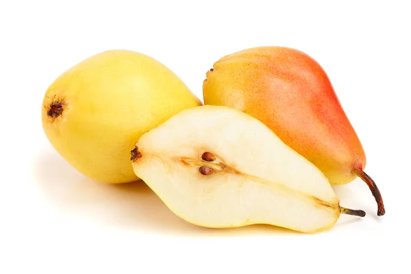 Fruits mûrs de poire jaune rouge isolés sur fond blanc — Photo