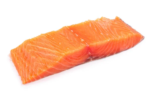 Филе лосося из красной рыбы на белом фоне — стоковое фото