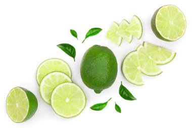 izole kopya alanı metniniz için beyaz zemin üzerine dilimlenmiş limon... Üstten görünüm. Düz yatıyordu desen