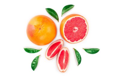 Greyfurt ve dilimleri ile izole üzerinde beyaz arka plan bırakır. Üstten Görünüm. Düz yatıyordu desen