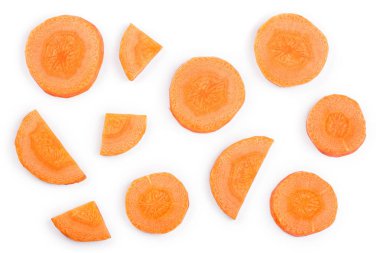 Havuç dilim beyaz arka plan üzerinde izole. Üstten Görünüm. Düz yatıyordu