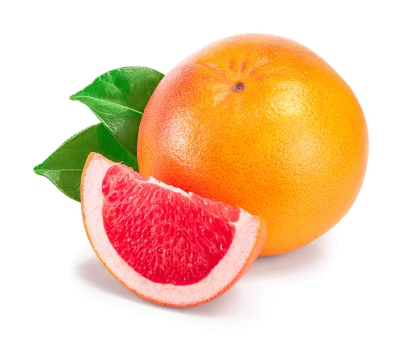 Grapefruit en segment met bladeren geïsoleerd op witte achtergrond — Stockfoto