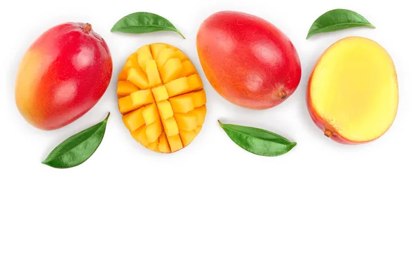 Mango meyve ve yarım dilim izole kopya alanı metniniz için beyaz zemin üzerine. Üstten Görünüm. Düz yatıyordu