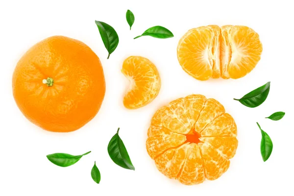 Mandarin vagy a mandarin, a levelek a elszigetelt fehér háttér. Felülnézet. Lapos feküdt — Stock Fotó