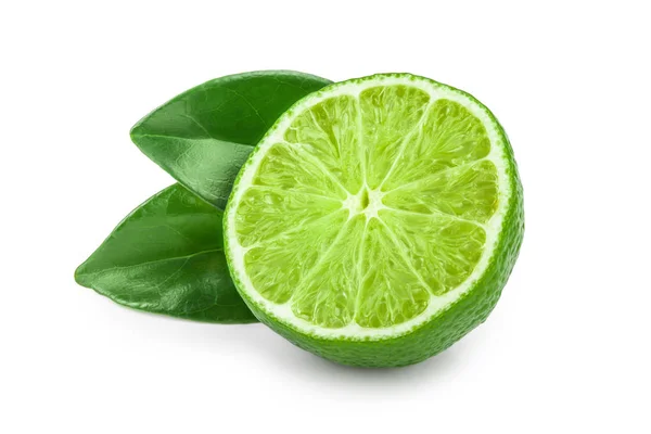 Lime med hälften och blad isolerade på vit bakgrund — Stockfoto