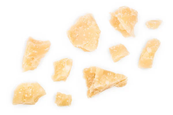 Parmesan ost bitar isolerad på vit bakgrund. Närbild. Ovanifrån. Lekmanna-platt — Stockfoto