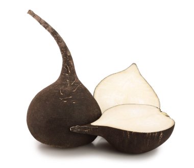 Yarısı beyaz arka plan üzerinde izole siyah turp