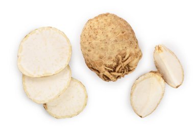 Taze kereviz kökü beyaz arka plan izole. Üst te. Düz yatıyordu. Ayarlama veya toplama