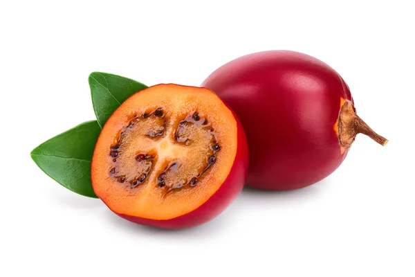 Fruta fresca de tamarillo con hojas aisladas sobre fondo blanco — Foto de Stock