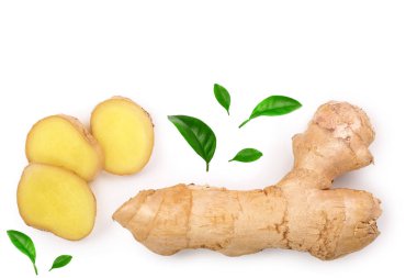 taze zencefil kökü ve kopya alanı metniniz için beyaz zemin üzerine izole dilim. Üstten görünüm. Düz yatıyordu