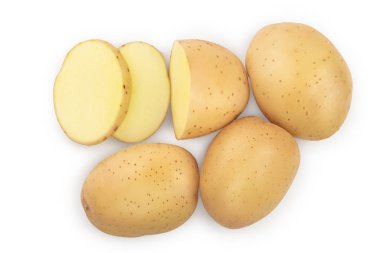 Genç patates beyaz arka plan üzerinde izole. Hasat yeni. Üst te. Düz yatıyordu,