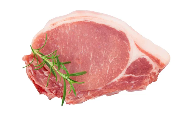 Carne de porco crua fatiada com alecrim isolado sobre fundo branco. Vista superior. Depósito plano — Fotografia de Stock