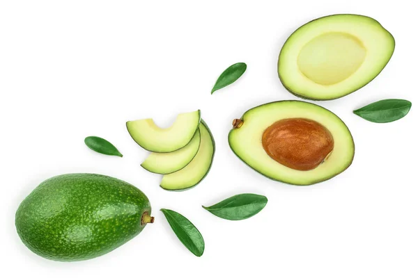 Avocado e fette isolate su sfondo bianco con spazio di copia per il testo. Vista dall'alto. Posa piatta — Foto Stock