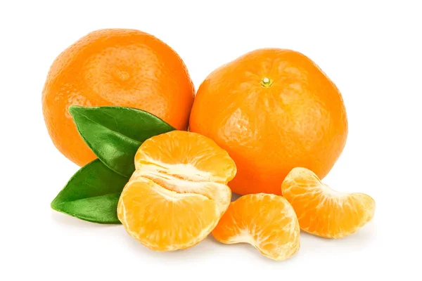 Tangerine or mandarin fruit with leaves isolated on white background — Stock Photo, Image