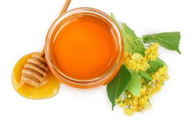 Beyaz arka planda izole ıhlamur çiçekleri ile Bal.