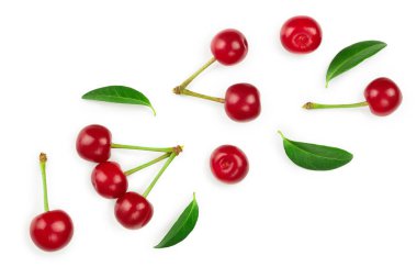 Beyaz arka plan üzerinde izole yaprak closeup ile bazı kiraz. Üst te. Düz yatıyordu.