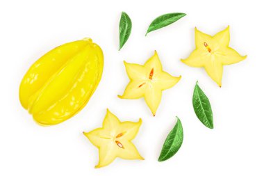 Karambola veya beyaz arka plan üzerinde izole yaprak ile yıldız-meyve. Üst te. Düz yatıyordu