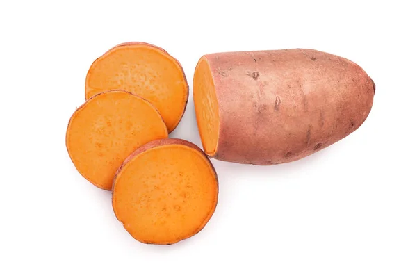 Zoete aardappel geïsoleerd op witte achtergrond close-up. Bovenaanzicht. Platte lay. — Stockfoto