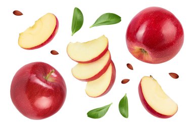 Beyaz arka planda izole edilmiş dilimleri olan kırmızı elma. Üst Manzara. Düz yatıyordu. Ayarla ya da topla