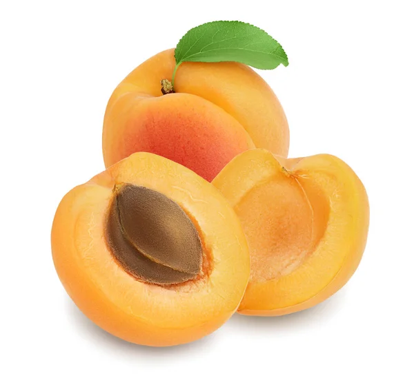 Aprikosenfrüchte isoliert auf weißem Hintergrund. Schnittwege und volle Schärfentiefe — Stockfoto