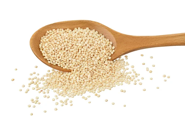 Sementes de quinoa branca em colher de madeira isolada em fundo branco com caminho de recorte e profundidade total de campo . — Fotografia de Stock