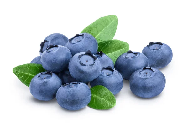 Fresh blueberry with leaves isolated on white background closeup. Clipping path and full depth of field — Stock Photo, Image