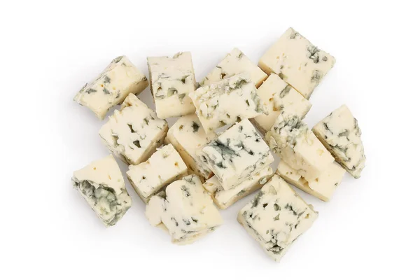 Gesneden Blauwe kaas geïsoleerd op witte achtergrond met knippad en volle scherptediepte. Bovenaanzicht. Vlakke plaat. — Stockfoto