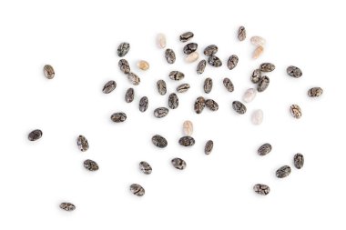 Chia tohumları kırpma yolu ve tam derinlikteki beyaz arkaplanda izole edildi. Üst Manzara. Düz yatıyordu.