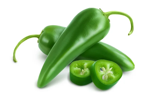 Jalapeno pepper isolated on white background. Green chili pepper with clipping path and full depth of field. — Stock Photo, Image