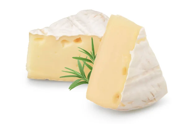 Τυρί Camembert απομονωμένο σε λευκό φόντο με μονοπάτι απόληξης και πλήρες βάθος πεδίου — Φωτογραφία Αρχείου