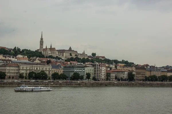 Yağmurlu Gün Günbatımı Akşam Saat Içinde Eski Bina Ile Waterfront — Stok fotoğraf