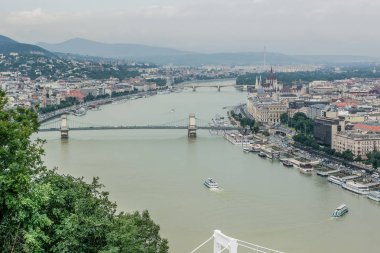 Budapeşte cityscape panorama yağmurlu günde yukarıda