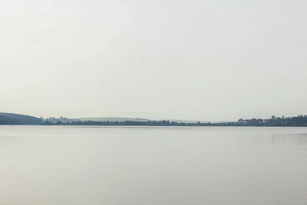 Beira Mar Perto Cidade Dia Chuvoso — Fotografia de Stock