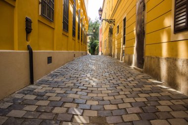 yumuşak odak küçük boş Avrupa sokak yol kavramı parlak yaz saati gün