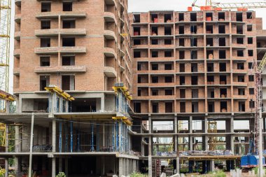 geliştirme inşaat kavramı Vinçli arka bina eksik