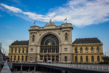 akşam cephe eski Tren İstasyonu mimari parlak zaman yaz