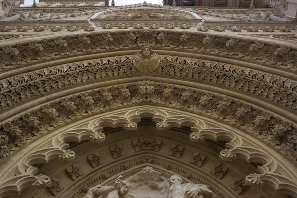 Arquitectura Del Arco Iglesia Fachada Antigua Hormigón Por Encima Entrar —  Fotos de Stock